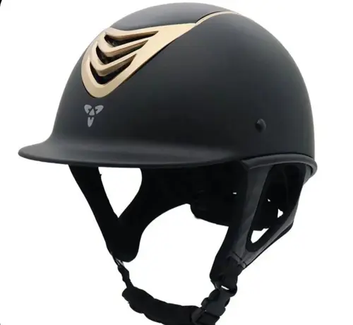 Продаю шлем и ботинки